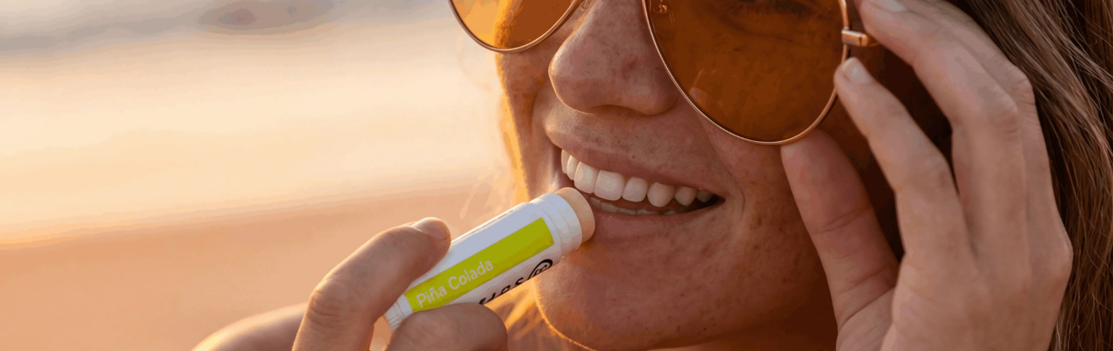 Holding Lipbalm Coconut Berry Citrus & Aloe Vera Peppermint SPF30 SPF50